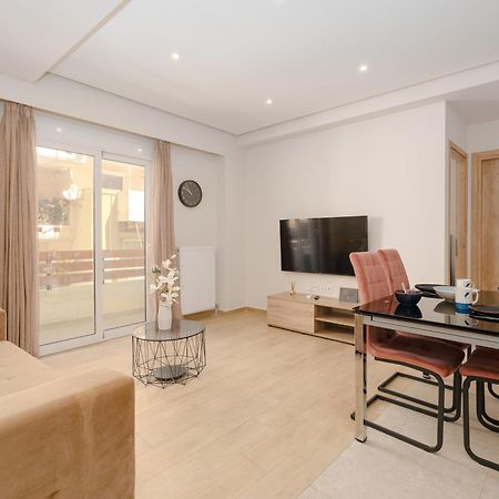Chic Apartment Near Acropolis Atene Esterno foto