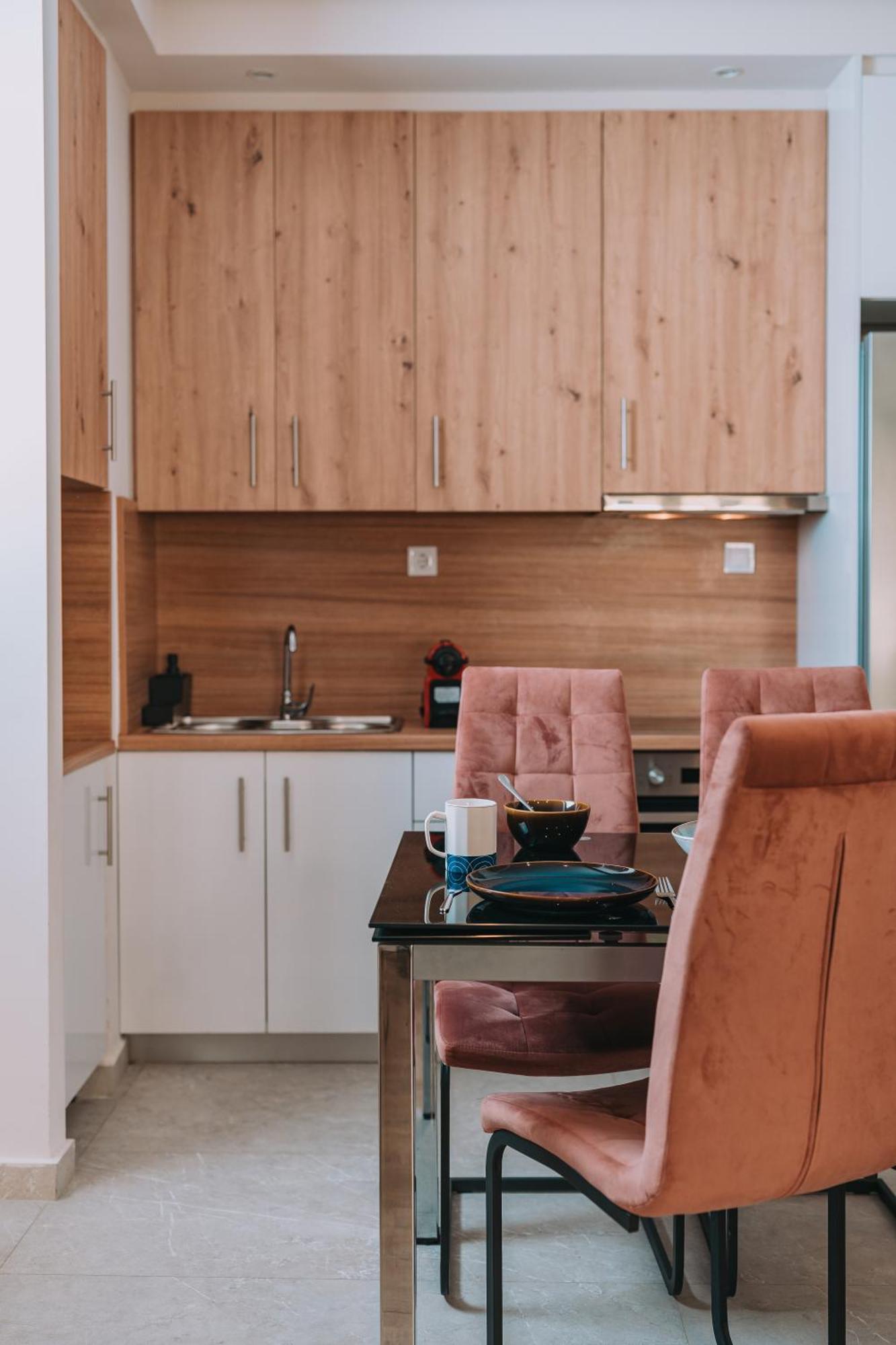 Chic Apartment Near Acropolis Atene Esterno foto